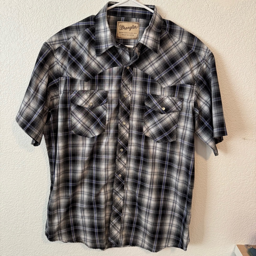 Wrangler Men's black and purple Plaid Shirt